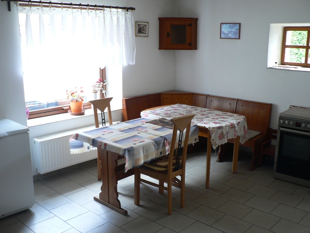 POLE - zrekonsztruovaný venkovský dům - 13