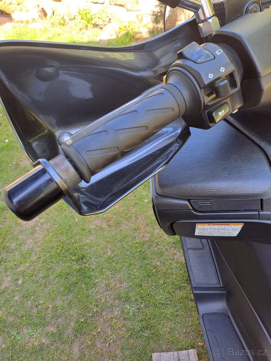Suzuki Burgman 400 - 13