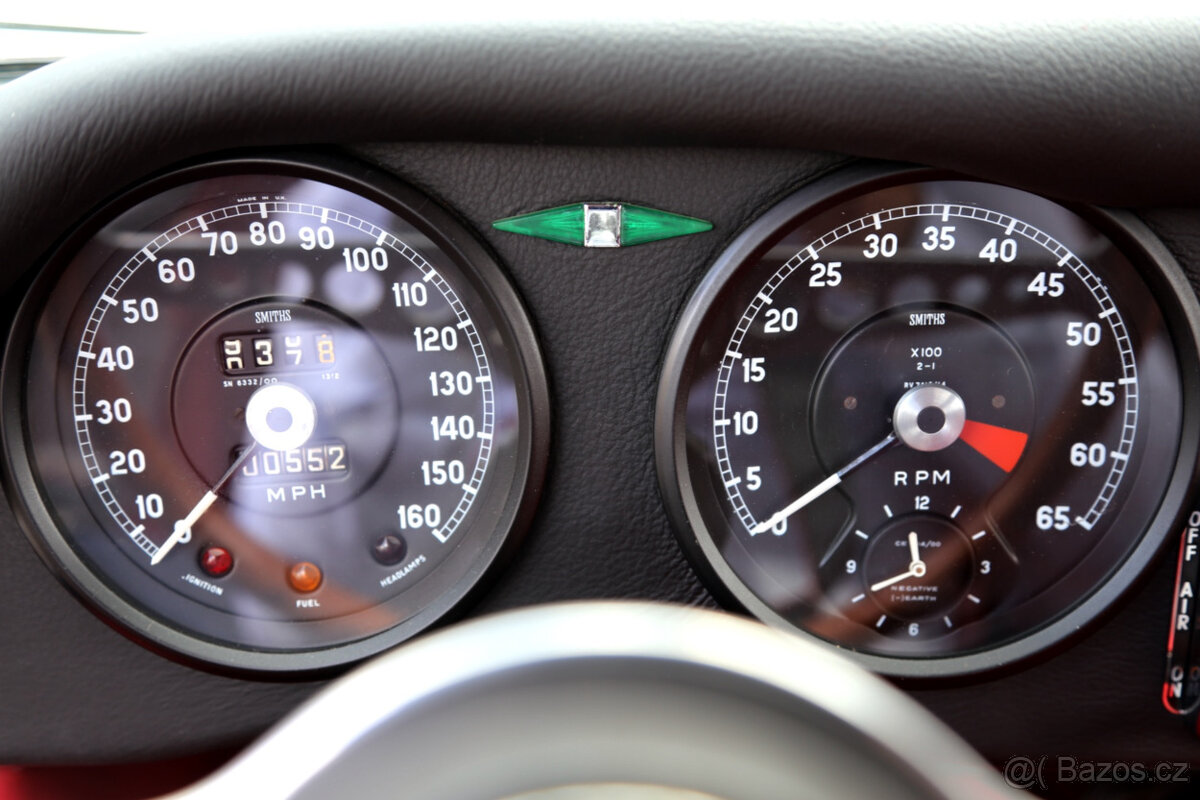 Jaguar E-Type 4.2 Series 1½ (1967) - 13