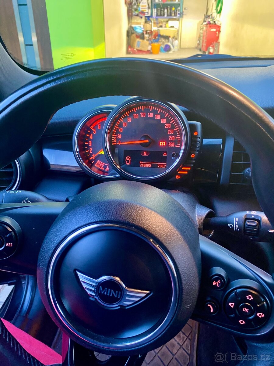 Mini Cooper F55 1.5D 85kw 2015 - 13