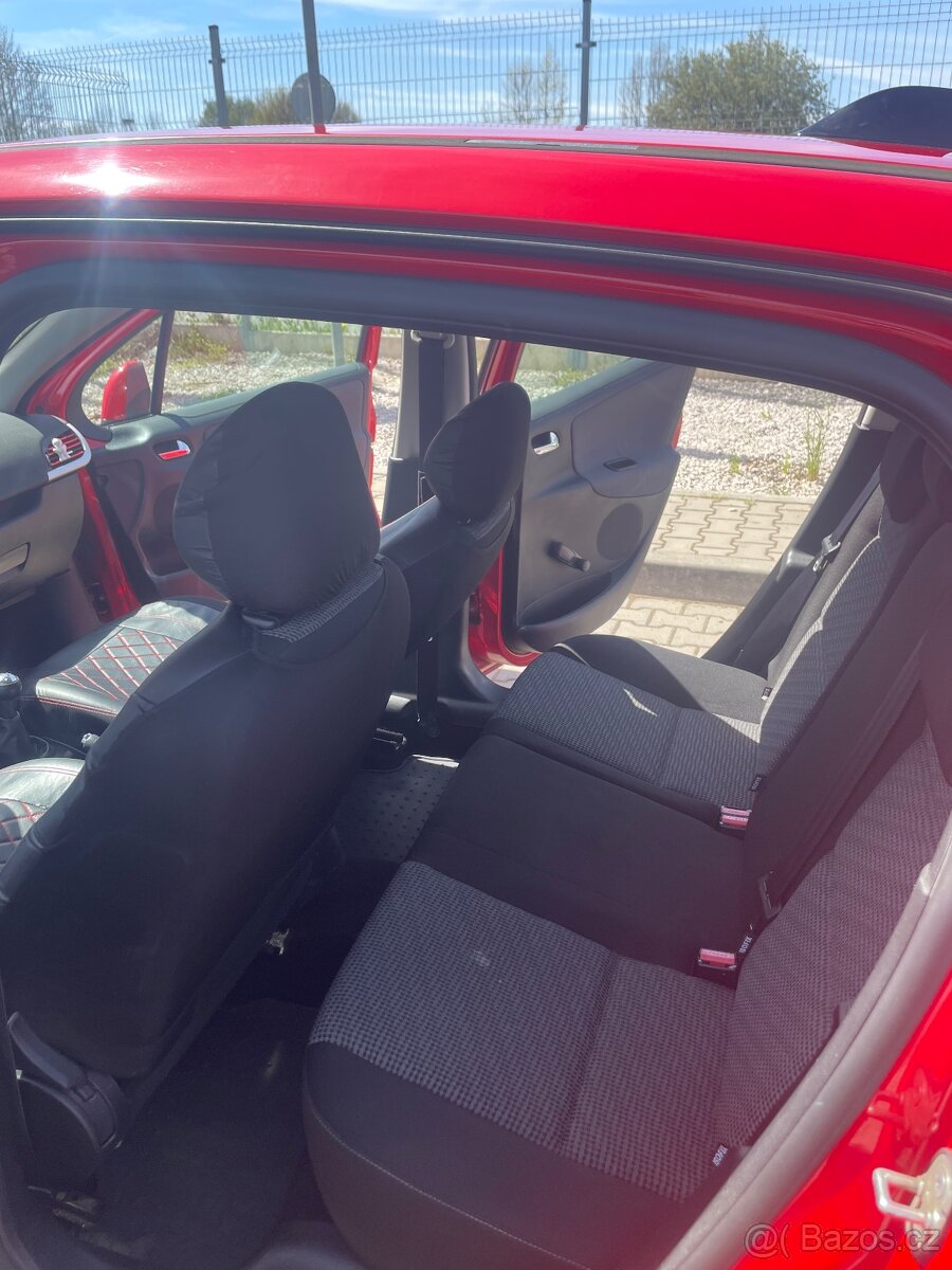 Peugeot 207 1.4i - 13