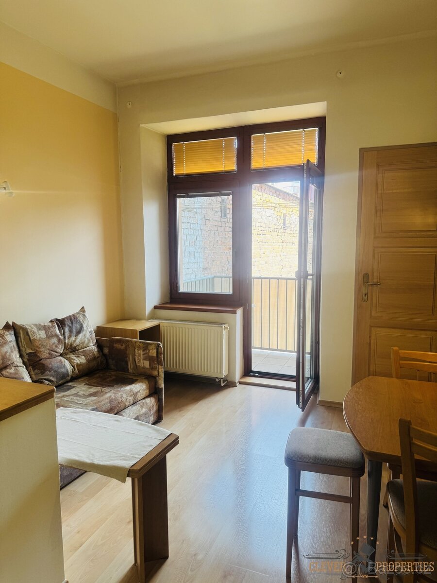 Pronájem zařízeného bytu 2+1 v Hradci Králové – Puškinova, 6 - 13