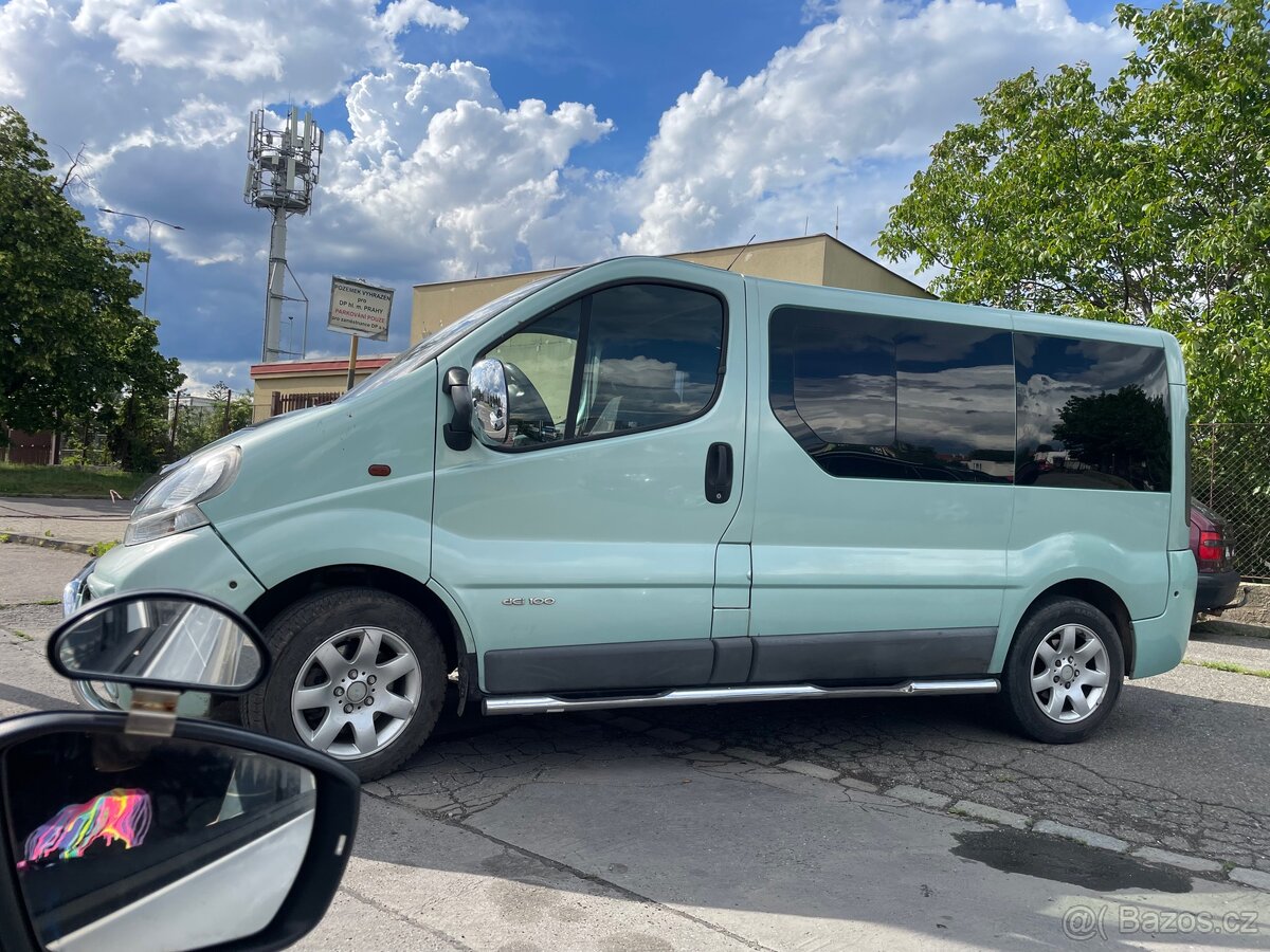 Renault TRAFIC 1,9 minibus 9míst - 13