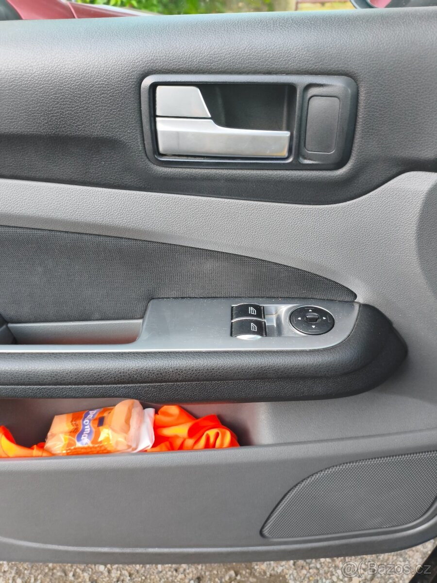 Ford Focus 1.6 74kw combi 2010 - 13