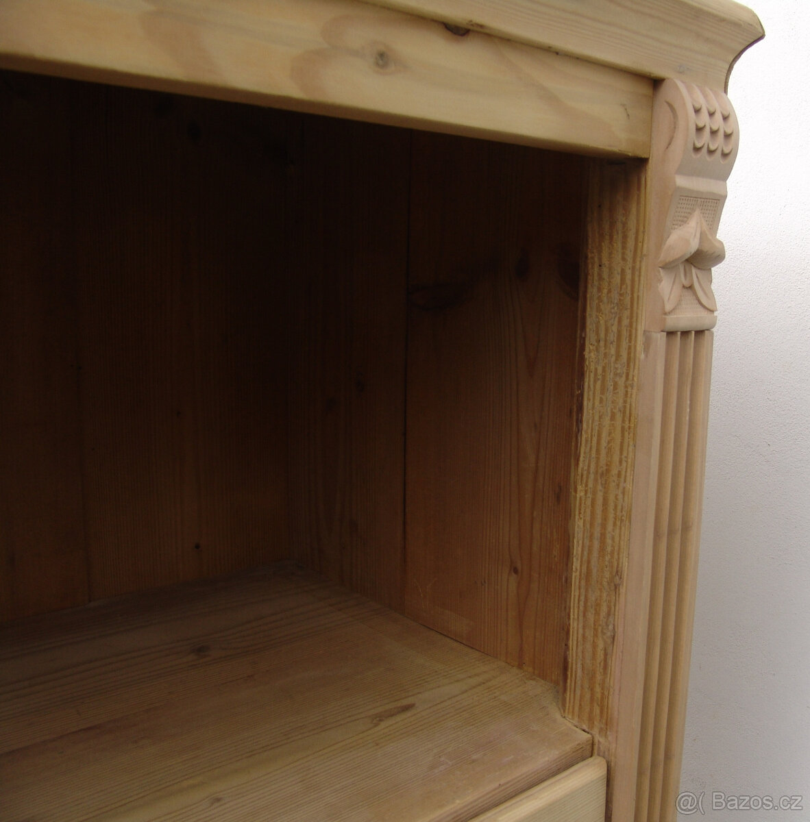 Starožitná, otevřená skřínka s šuplíky. - 13