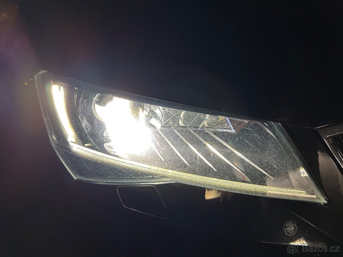 ŠKODA SUPERB 3 combi 2.0 tdi 140kw manuál webasto alcantara - 13