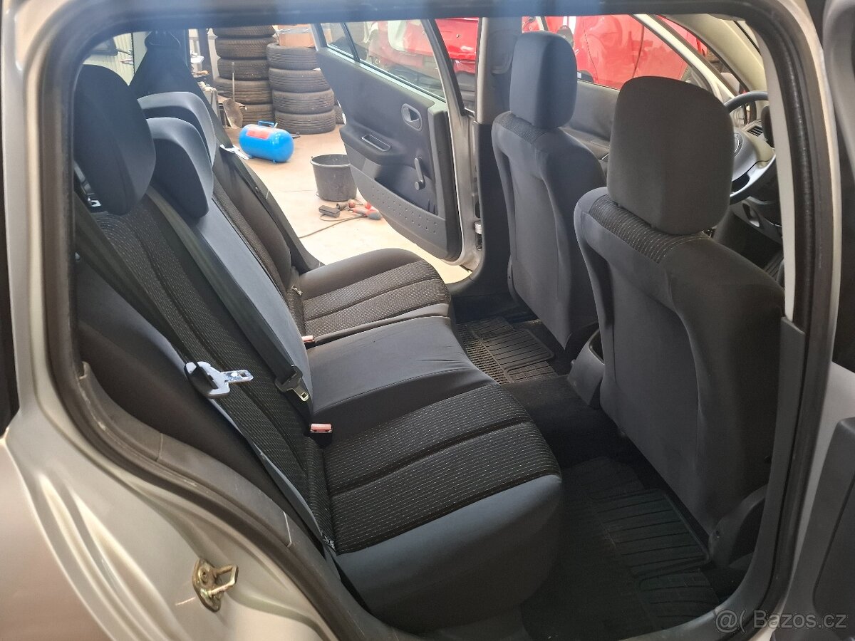 MEGANE II 1.5 DCi combi, r.05 po 1. majiteli, PLNĚ POJÍZDNÉ - 13