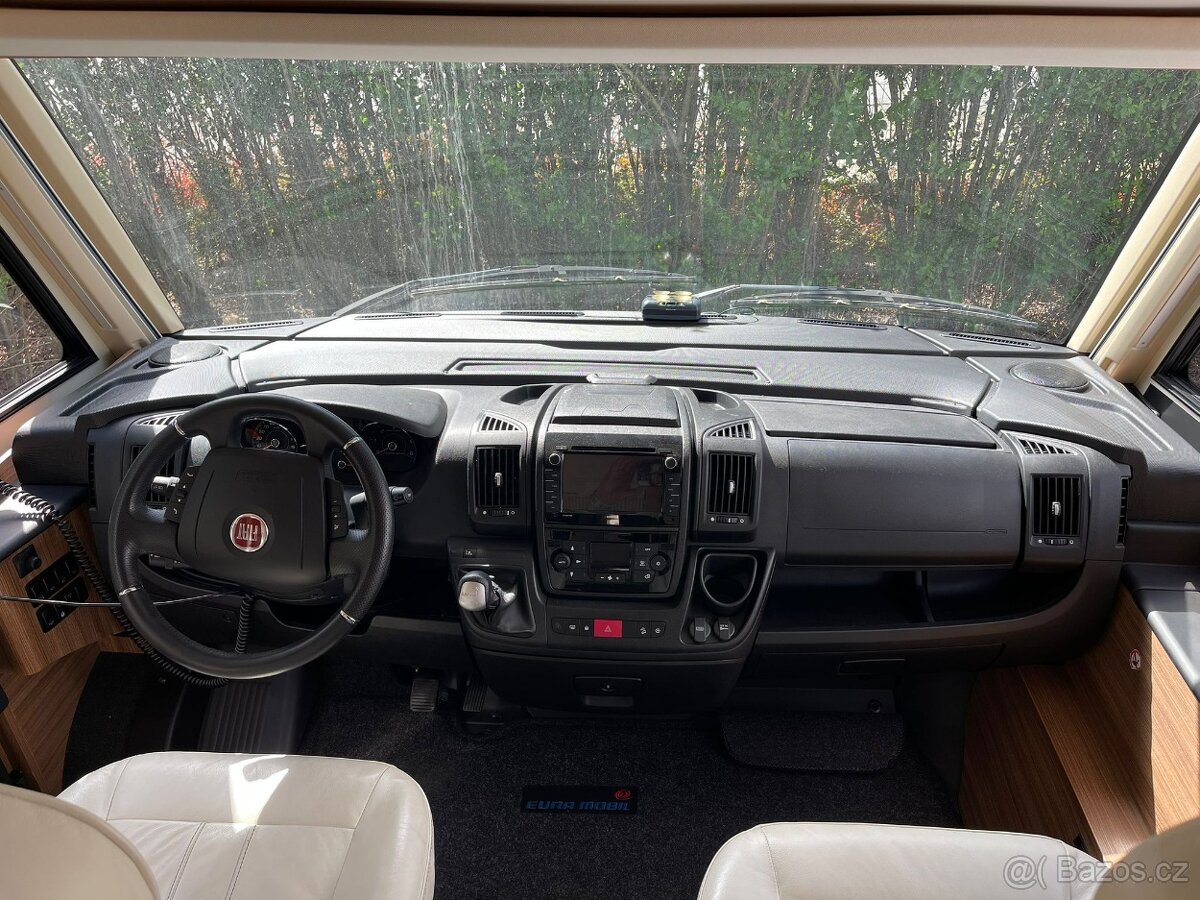 Integrovaný obytný automobil EuraIntegra 890 EB - 13