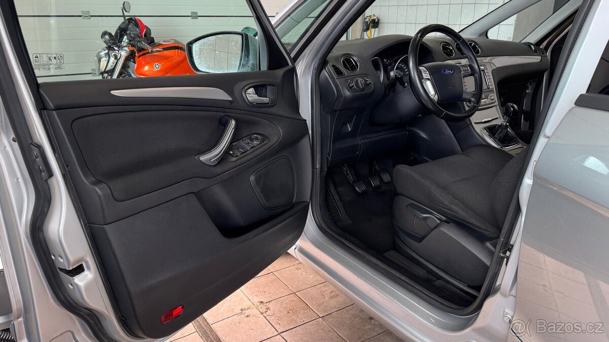 Auto Ford S-MAX rok výroby 2009 možná sleva - 13