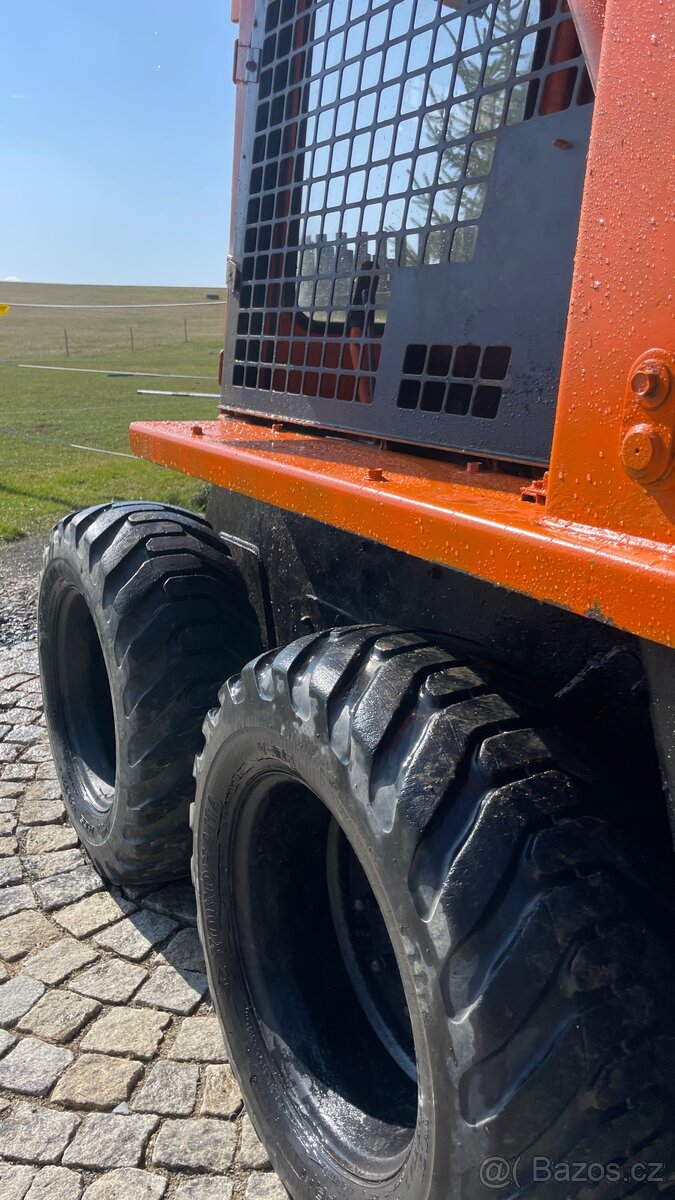 PRONÁJEM - SMYKOVÝ NAKLADAČ TOYOTA 2SDK8 - 13