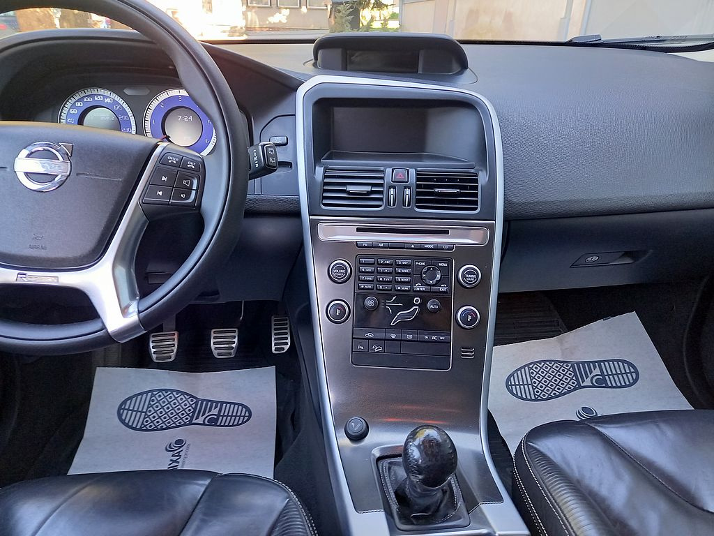 Volvo XC60, 2.4D5 151kw+R-Design+ROZVODY - 13