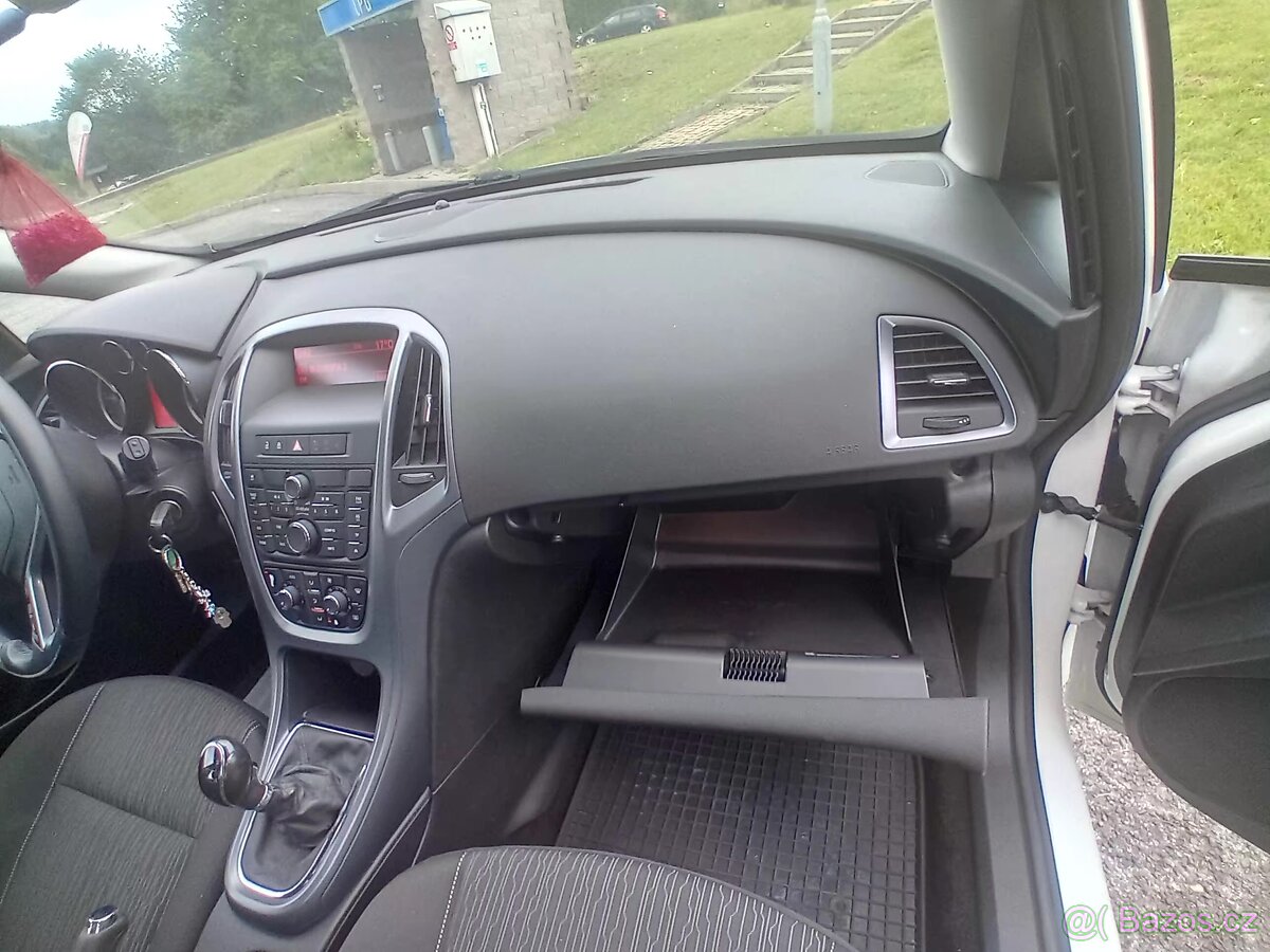 Prodám Opal Astra Sports Tourer - 13