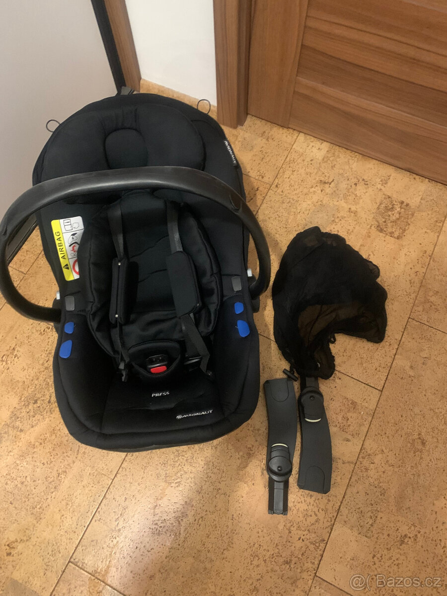 Kombinovaný kočár Egg Shadow Black + autosedačka Pixel - 13