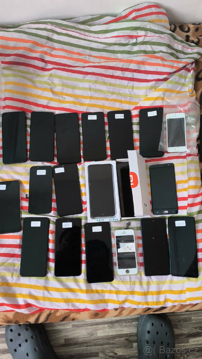 Prodám mix telefonu - 13