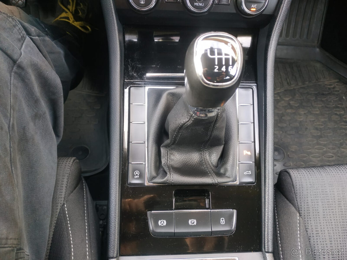 Škoda Superb combi 2,0 TDi - 13