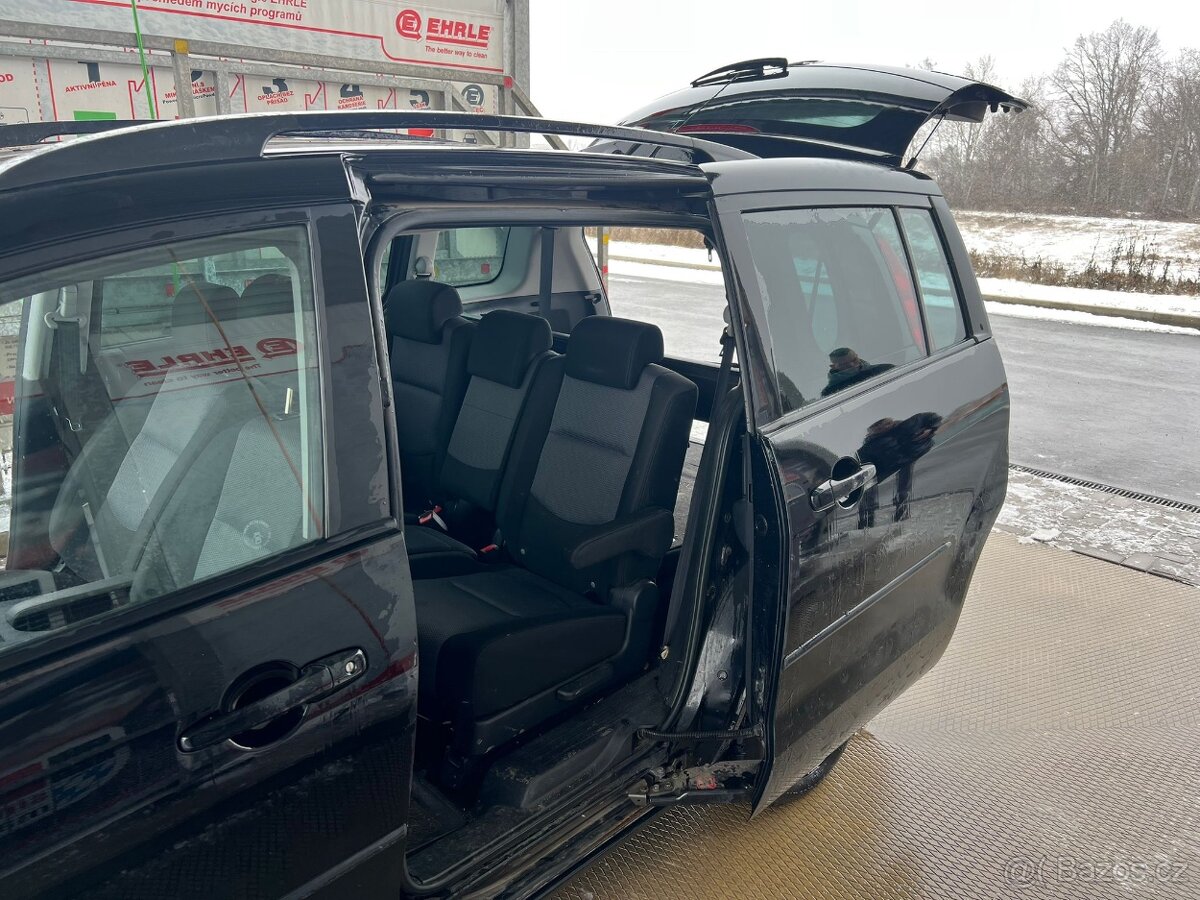 Mazda 5 2.0 D. Rok 2007. Tažné, 7místná. Tempomat. Klima - 13