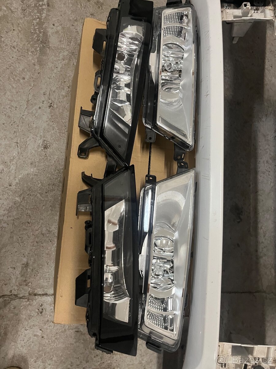 Rapid:kapota,blatníky,nárazníky,světla,dveře - 13