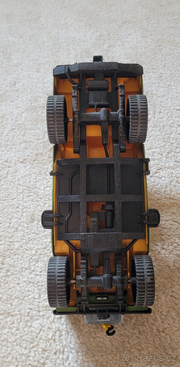 Bruder auto Land Rover - 13