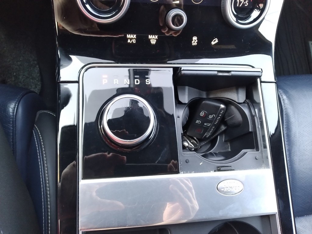 LAND ROVER RANGE ROVER VELAR 3.0 D275 R DYNAMIC AWD - 13