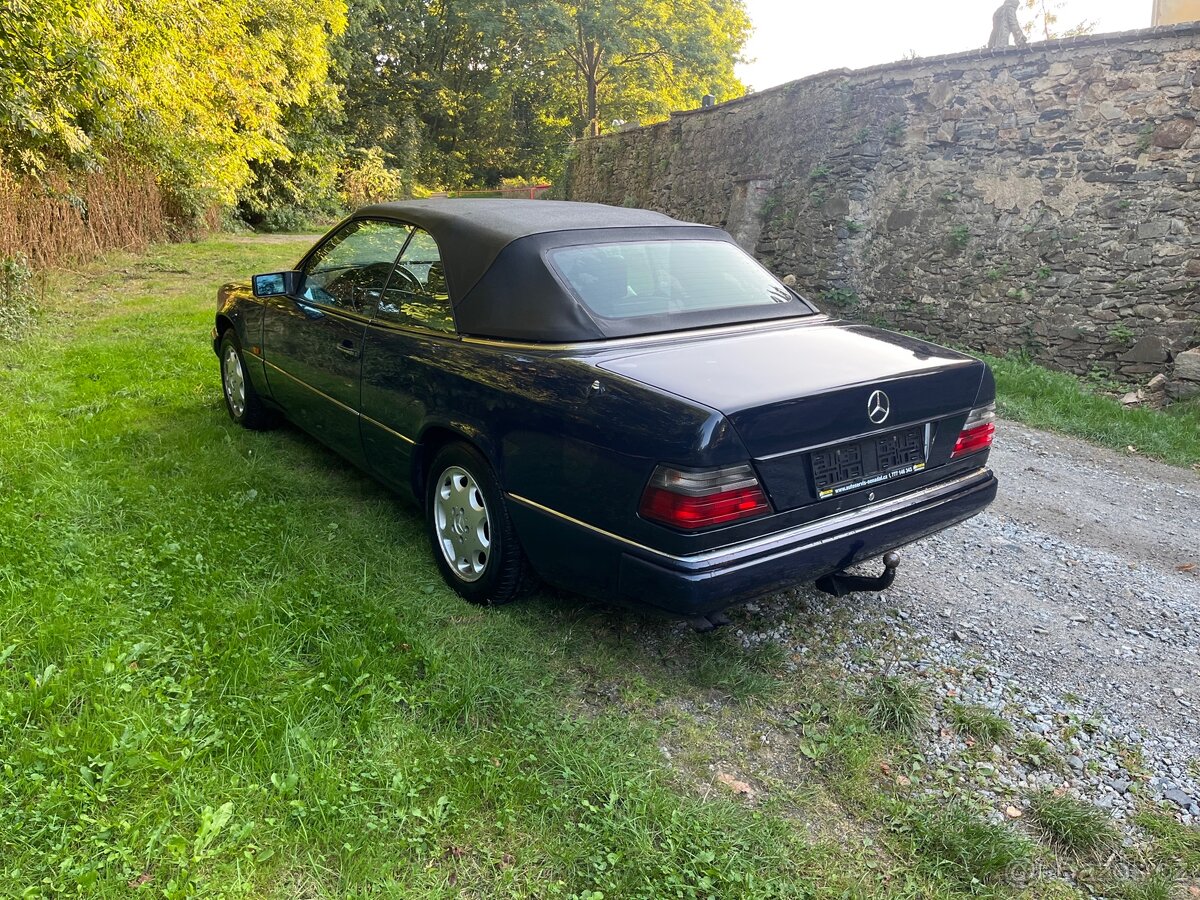 Mercedes 124 cabrio , 3,0i , automat - 13
