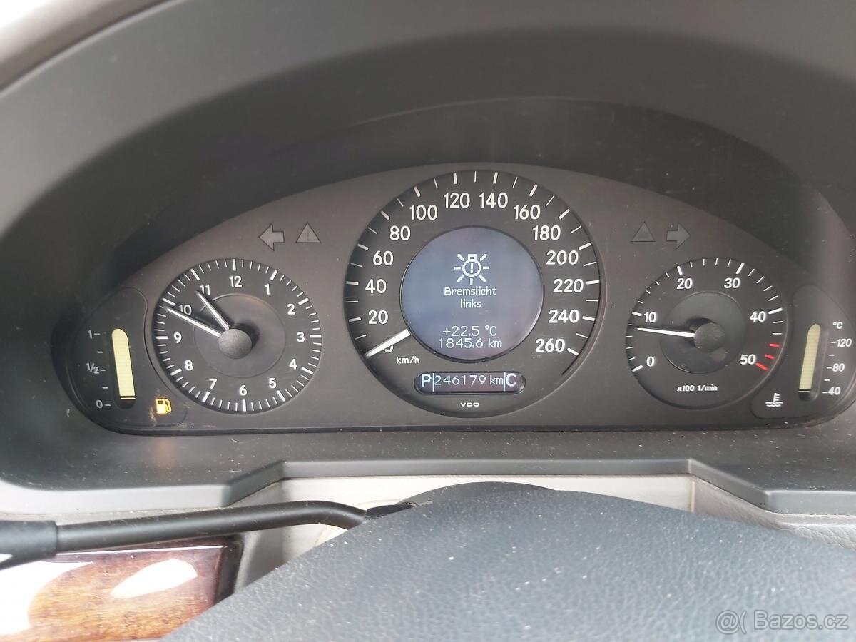 Mercedes-Benz Třídy E 220CDI - 13