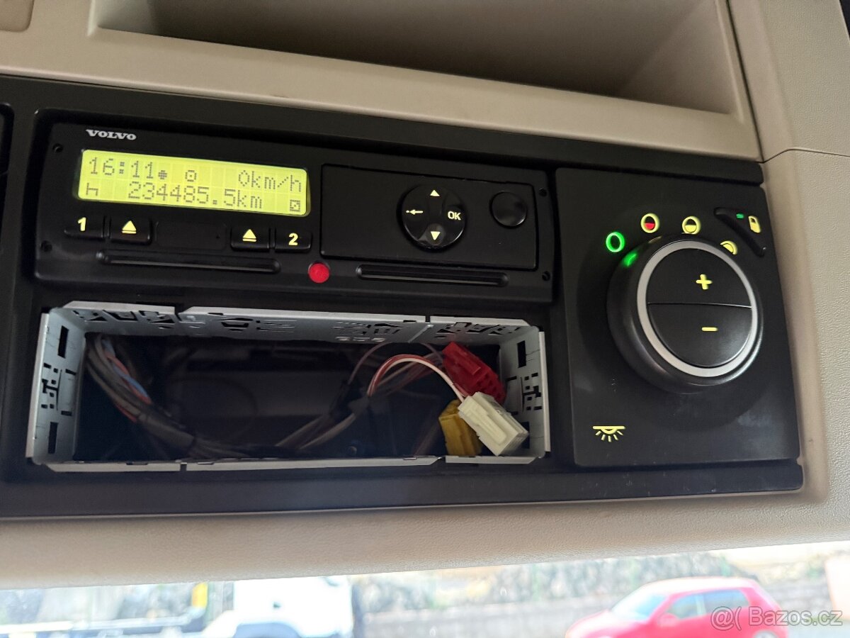 Volvo FH 500 8x4 třístranný sklápěč Bordmatic - 13