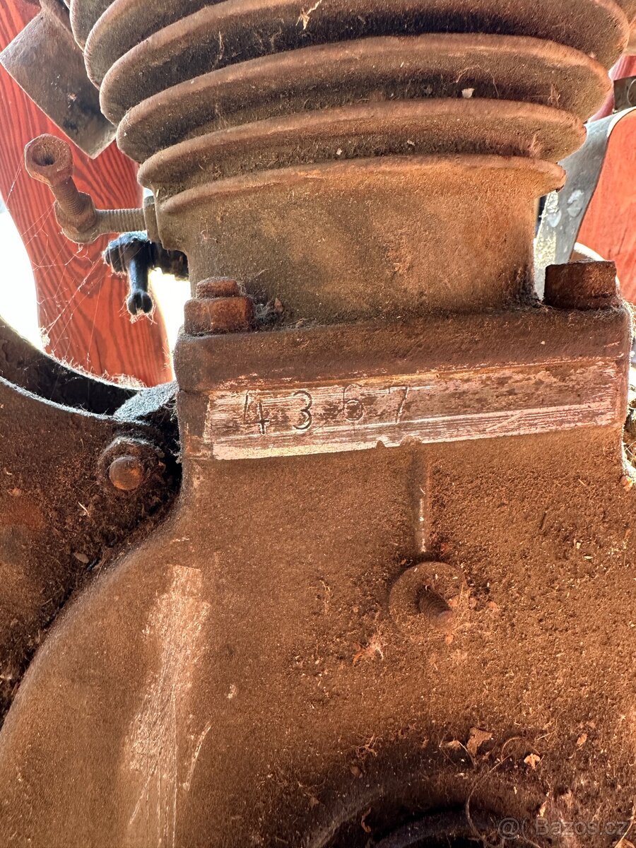 Ariel 550 SV - motor - 13