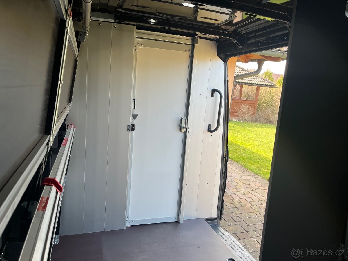 VW Crafter L3H2 2.0 Tdi 103 Kw Led světla najeto 83 tis km - 13