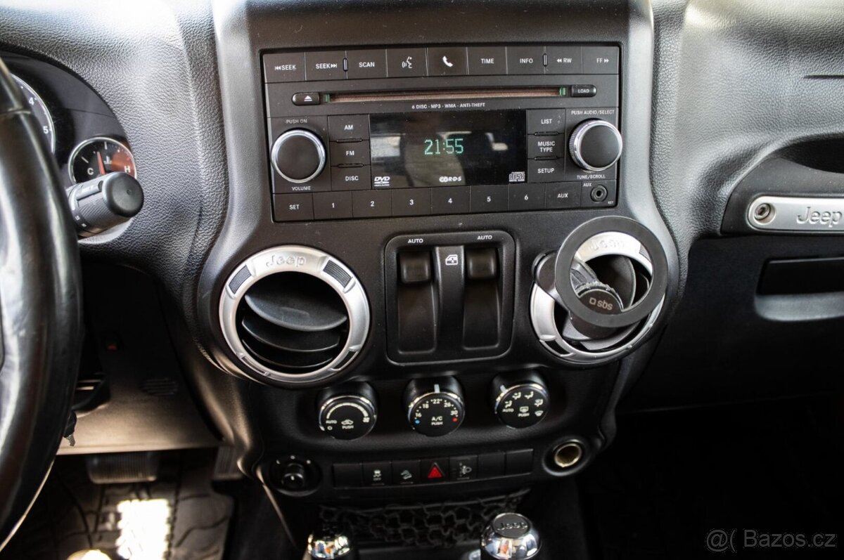 Jeep Wrangler 2.8 CRD Rubicon A/T, 147kW (2011) - 13