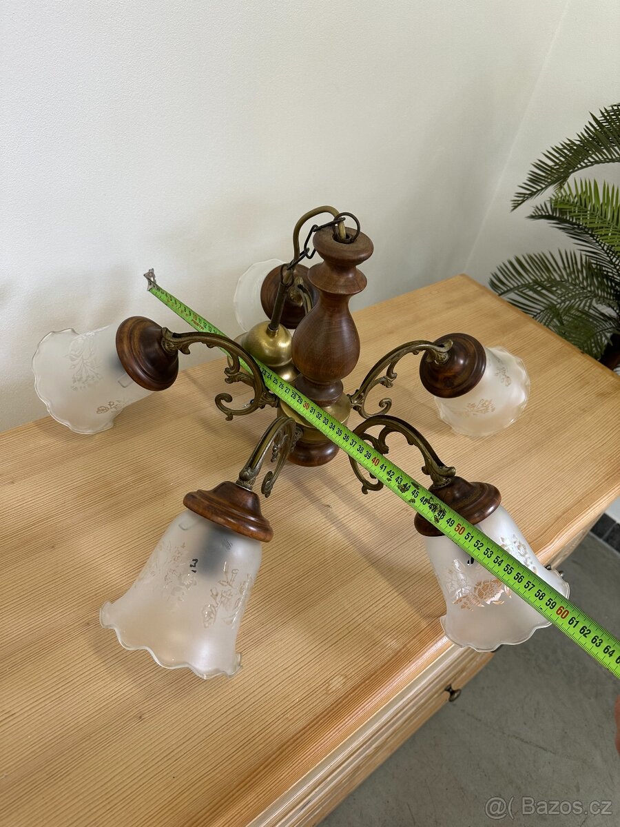 Závěsný rustikální lustr 5-ti ramenný s pískovaným sklem. - 13