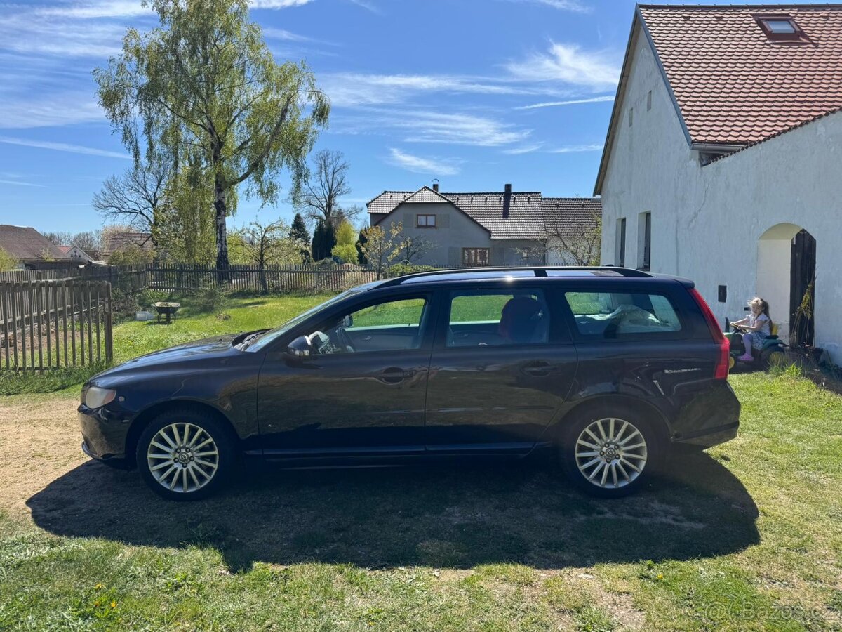 Prodám Volvo V70 2,4 D5 120kw - 13