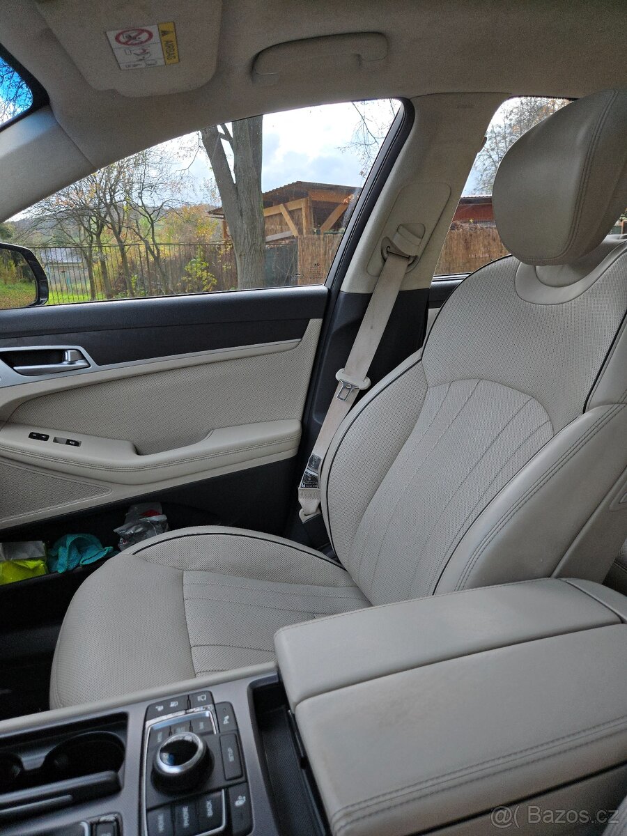 Hyundai Genesis 232kw 2015 - 13