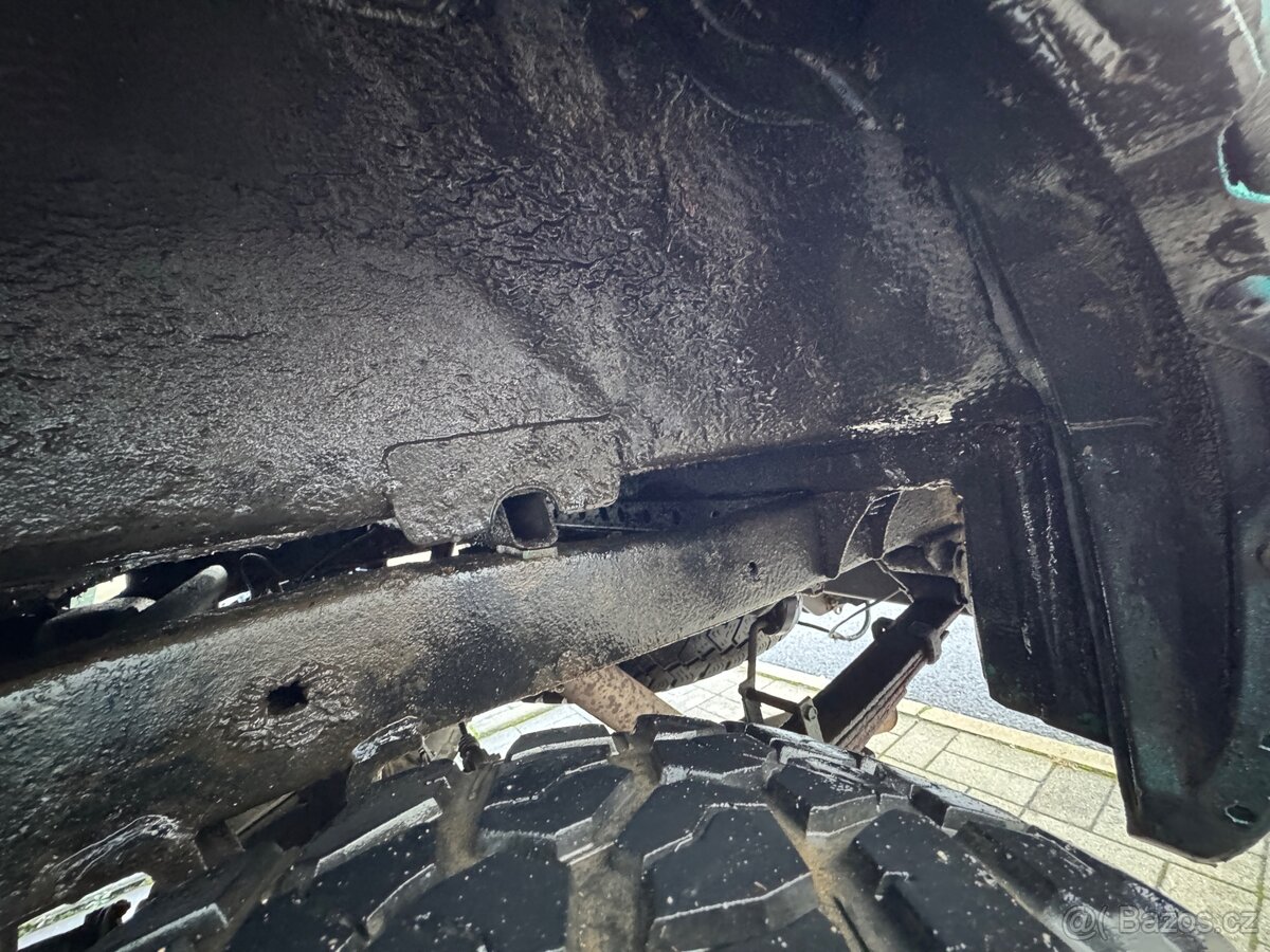 Toyota Hilux 2000 - 13