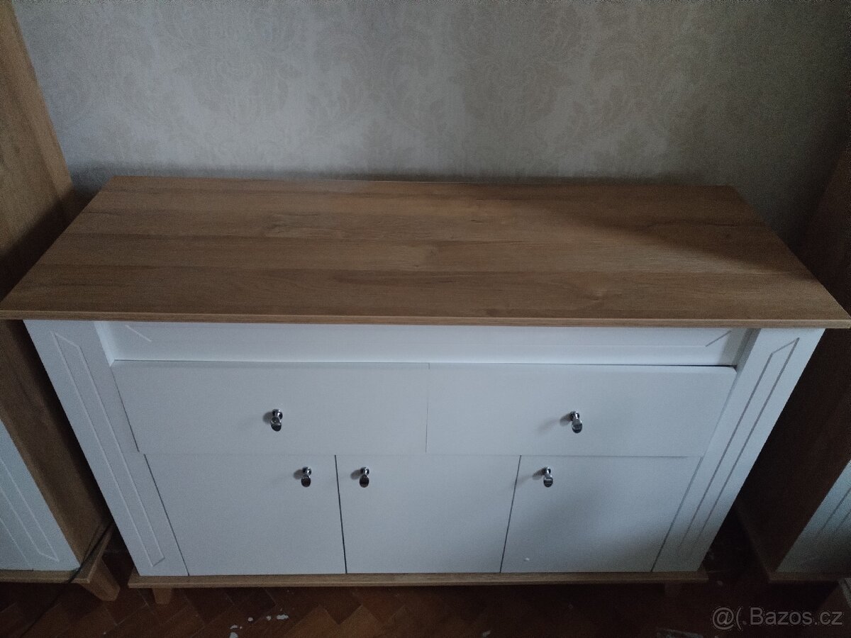 Skříňka kamkoliv - 13