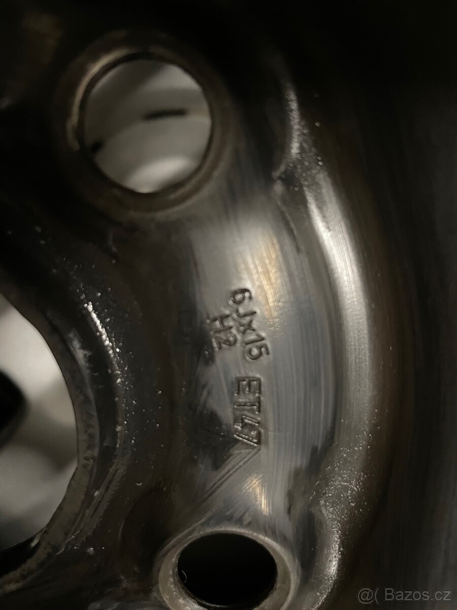 Zimní sada 15” plech disků 5x112 a ZÁNOVNÍ pneu 195/65 R15 - 13