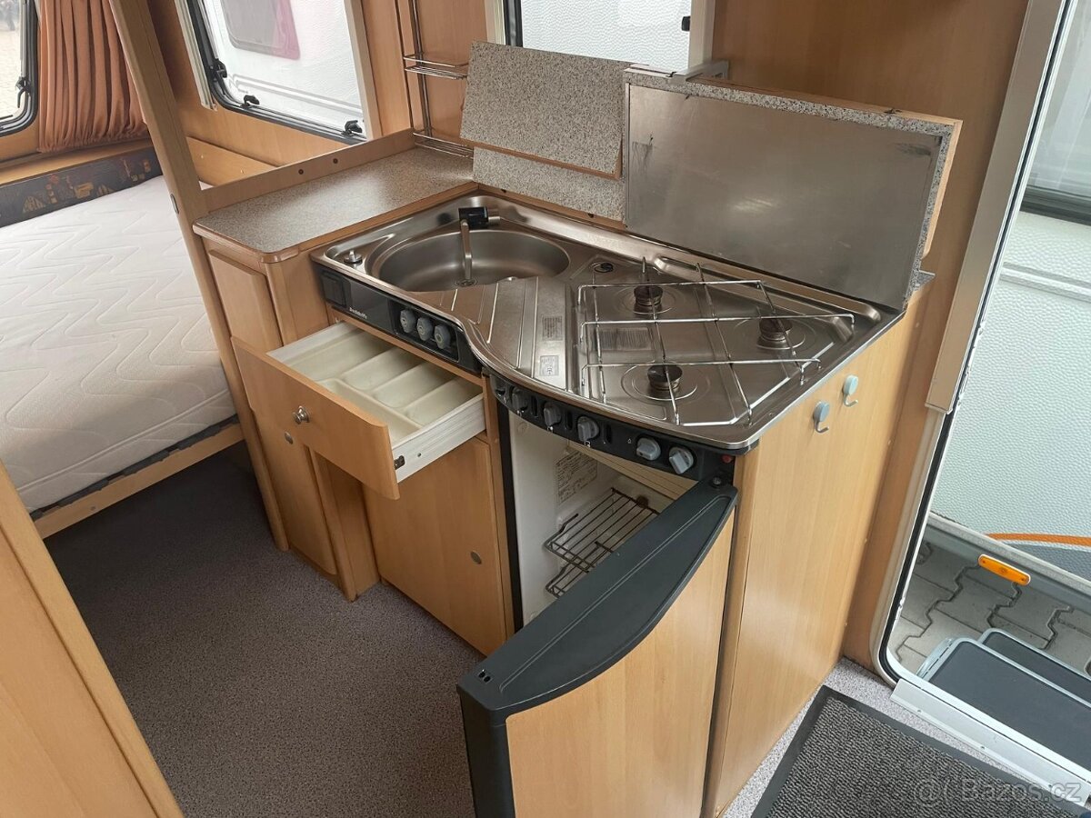 Dethleffs Camper 460,pevná postel ,bojler, sprcha, MARKÝZA - 13