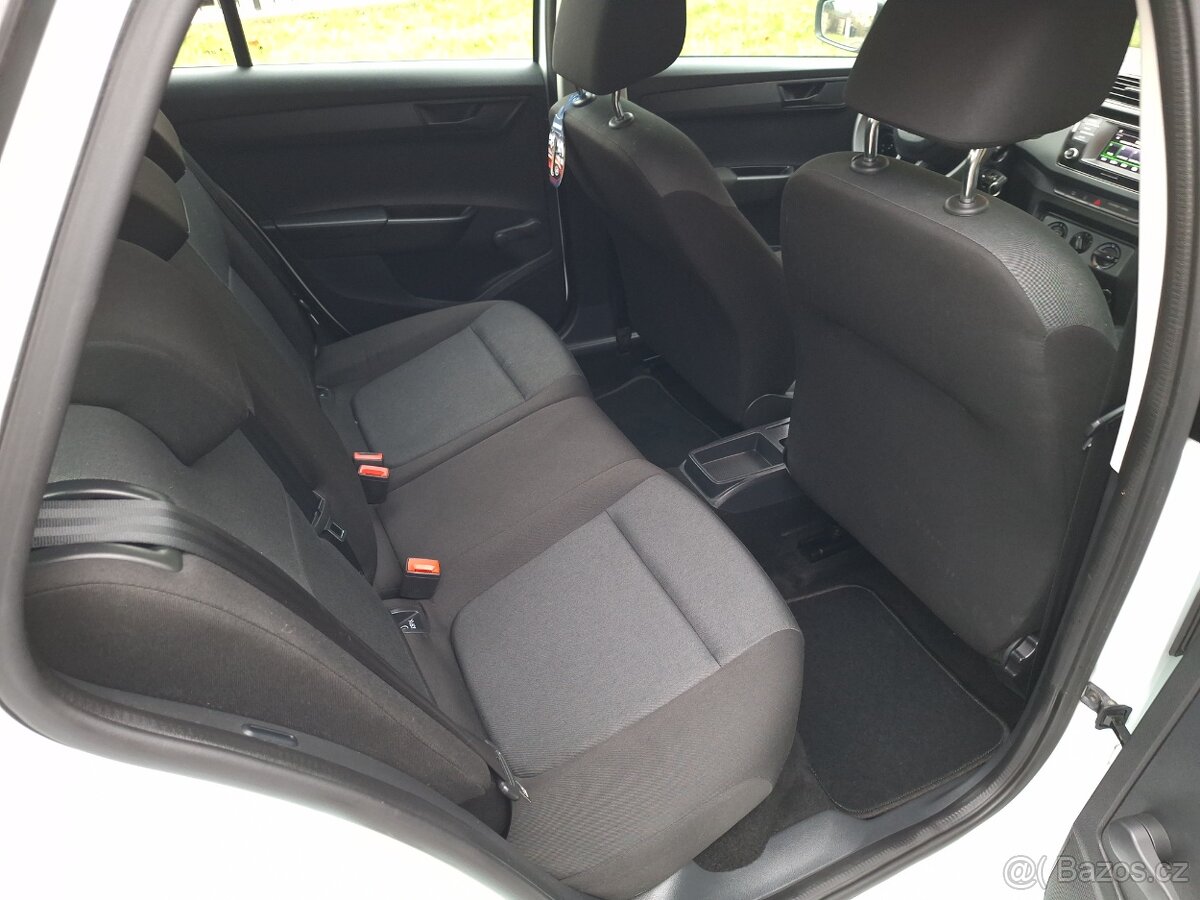 ŠKODA FABIA COMBI 3 1.0 MPI R.2015 - 13