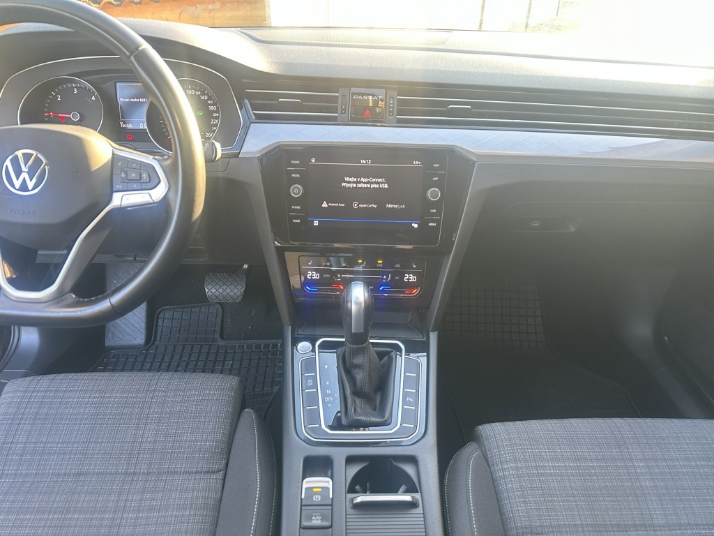 VW Passat 2.0 TDi 110kW serviska - 13