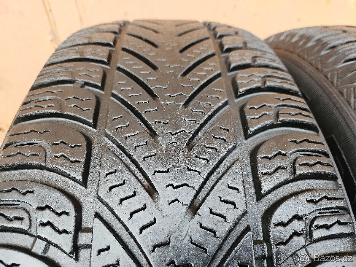 4 Zimní pneumatiky Fulda / Kumho 235/65 R17 XL - 13