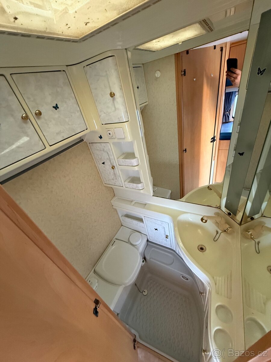 Hobby 495 - markýza, předstan, TV - 13