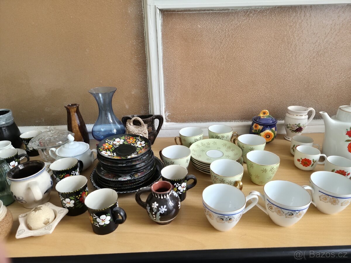 Za odvoz nádobí, figurky atd. - 13