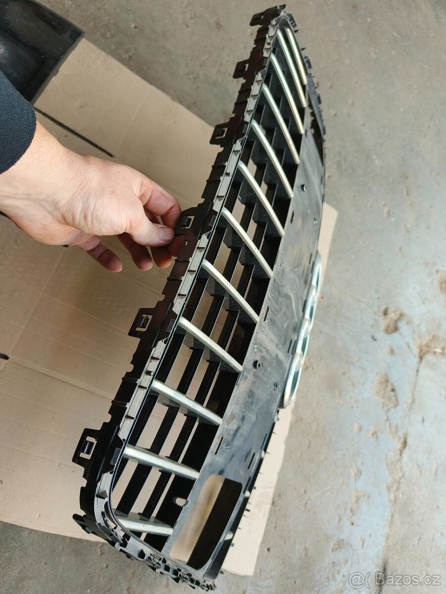 Audi grill sline Q7 4L nepoškozený - 13