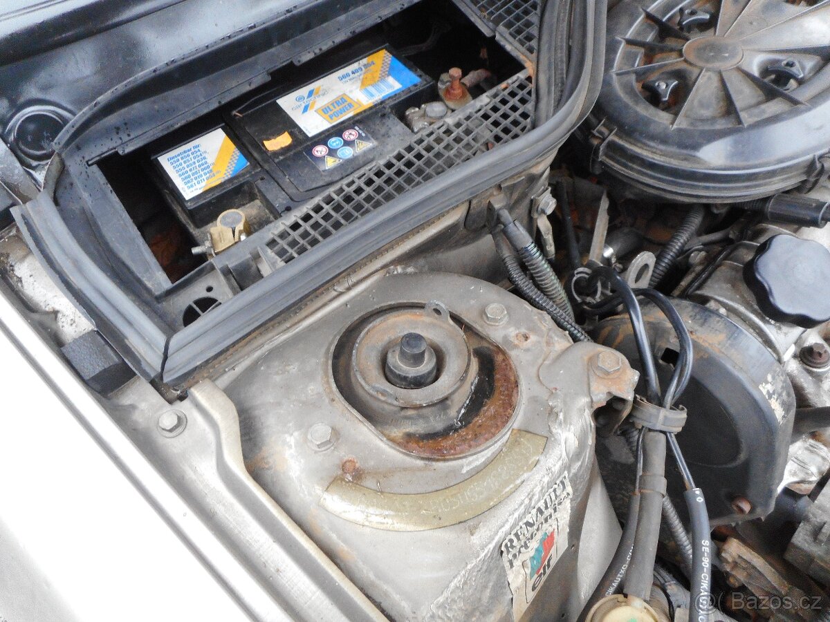 Renault 19 I světle hnědá metalíza - 13