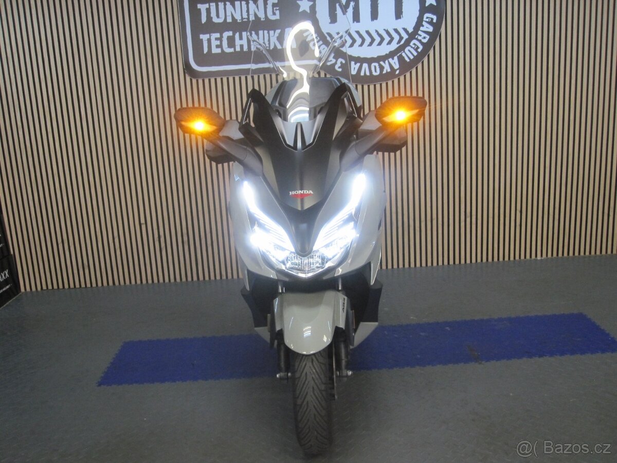 Honda Forza 350A - 13