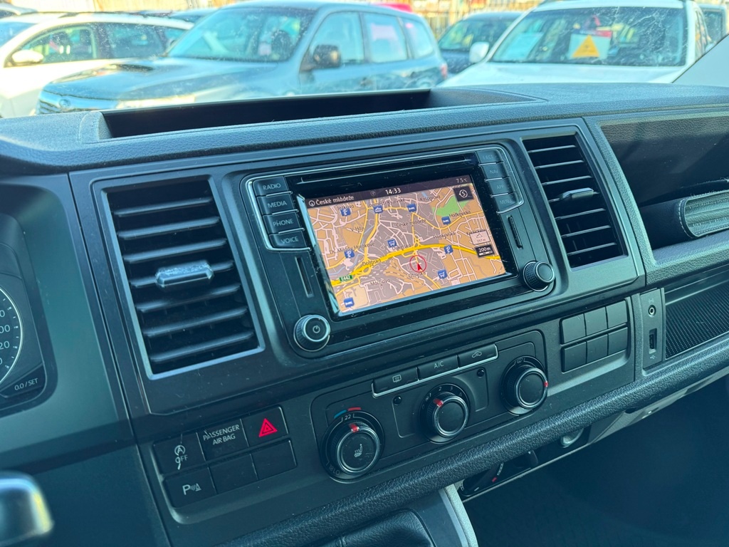 Volkswagen Transporter 2,0 TDI 110 KW LONG 6 MÍST STK - 13