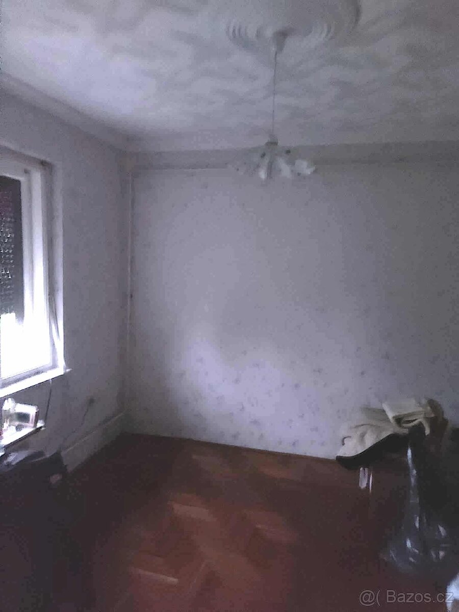 MAĎARSKO - Prodává se rodinný dům v centru obce Forró. - 13