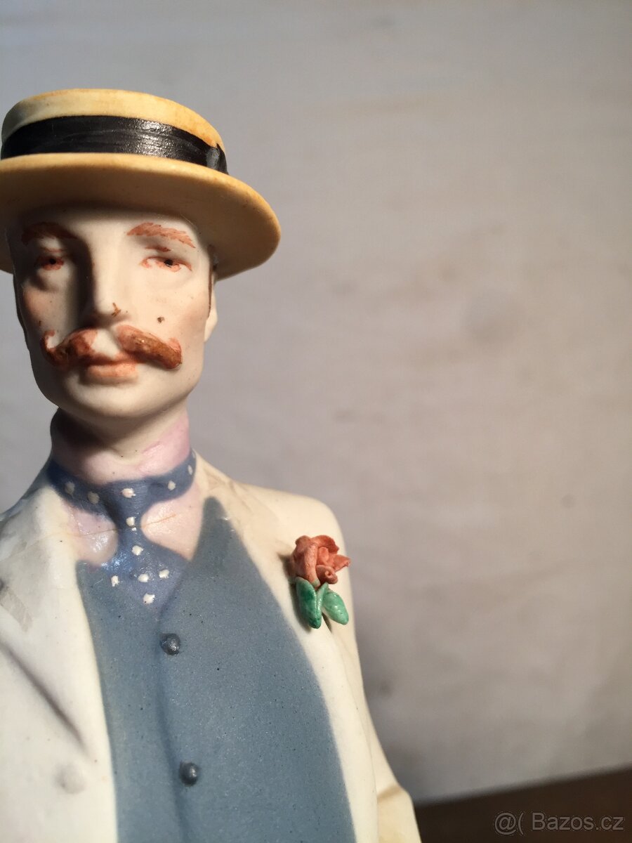 soška Dáma a chrt Muž s kufrem Royal DUX design Xavier - 13