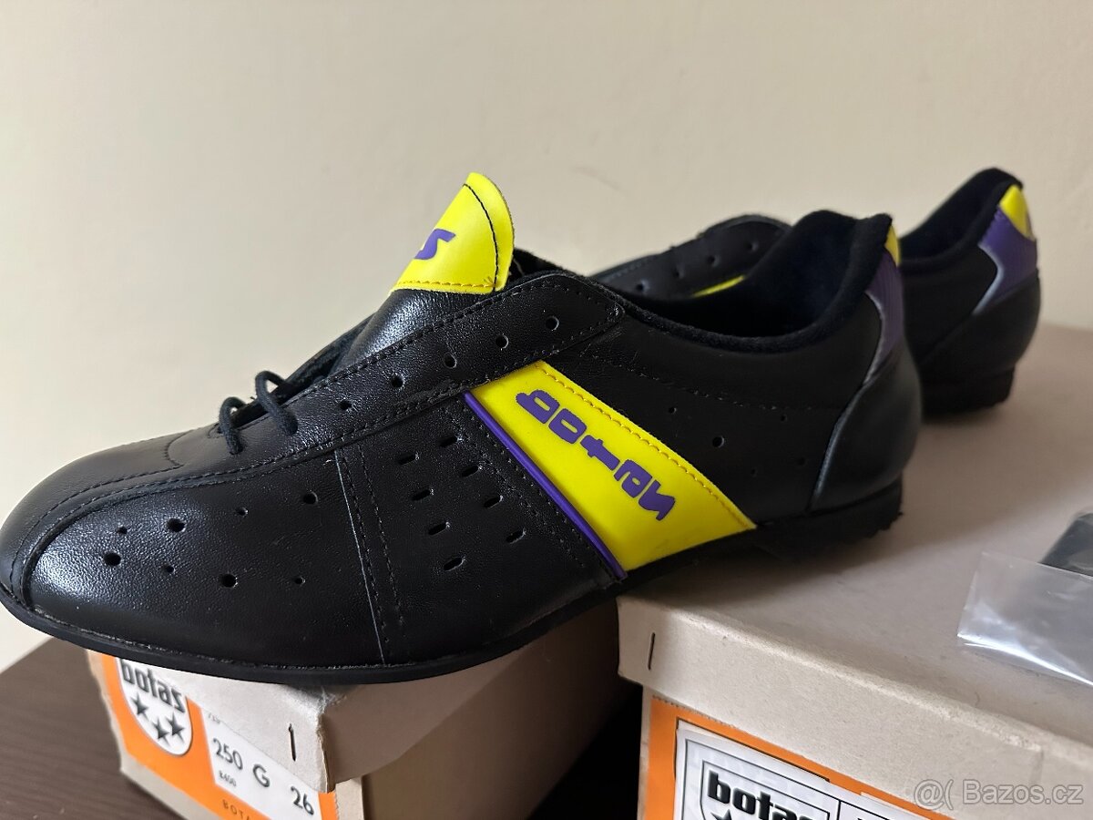 Botas tretry NOVÉ - 13