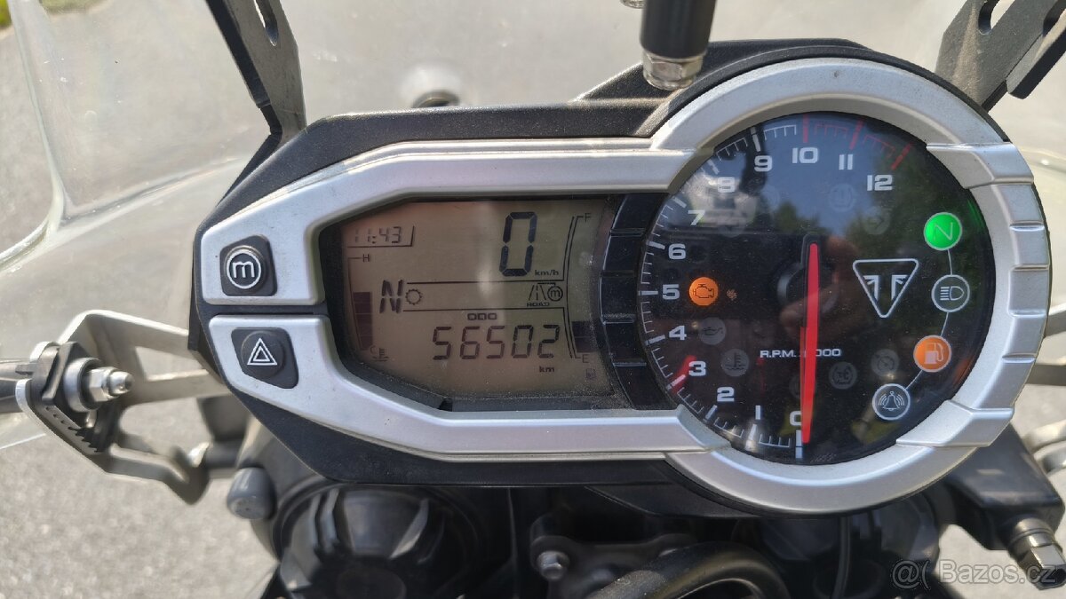 Triumph Tiger 800 XRX - 13