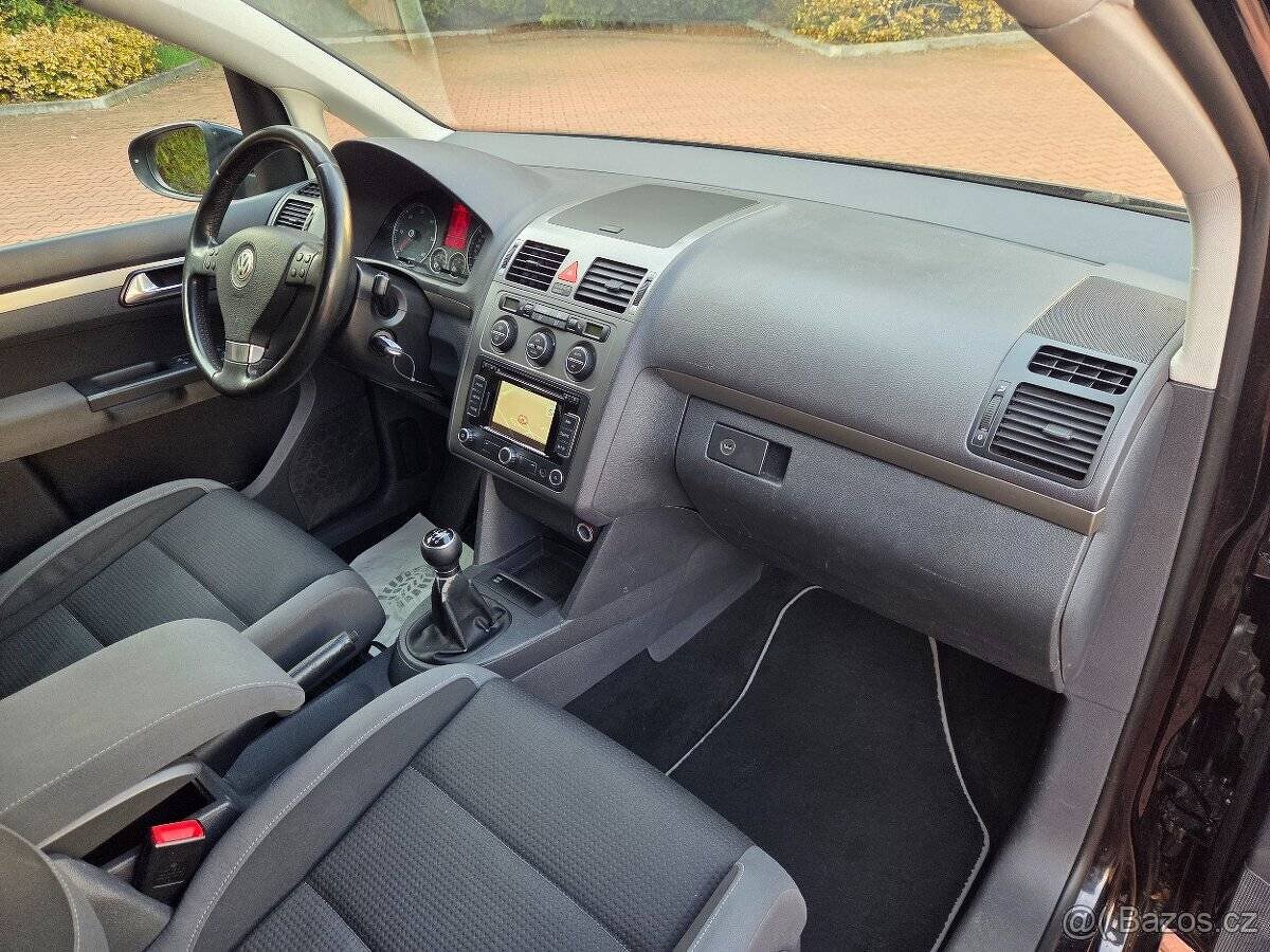 Touran 1.9TDI 77kW Freestyle 7.míst,1.maj.serviska,navi - 13